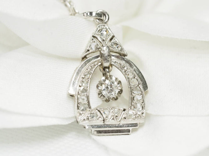 Pendentif Pendentif art déco des années 30 en or blanc et diamants 58 Facettes 27668