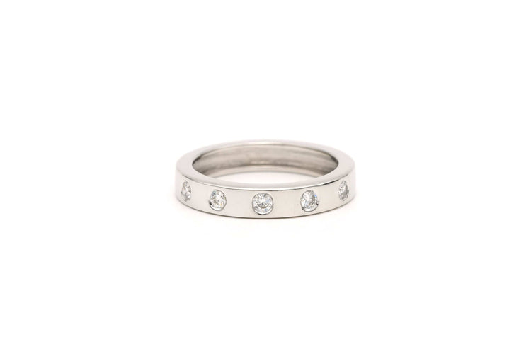 Bague contemporaine en or blanc 18 carats sertie de diamants "taille" brillant (+-0.25ct)