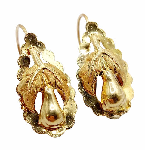 Boucles d'oreilles Dormeuses victoriennes XXL or jaune formant une feuille et un fruit finement ciselés (circa 1900) 58 Facettes A04930