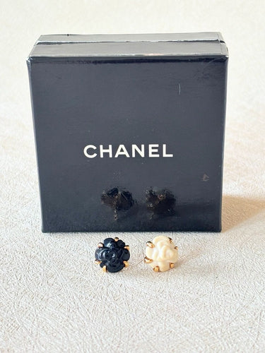 Boucles d'oreilles CHANEL - Boucles d'oreilles Camélia 58 Facettes WC-2025-2135