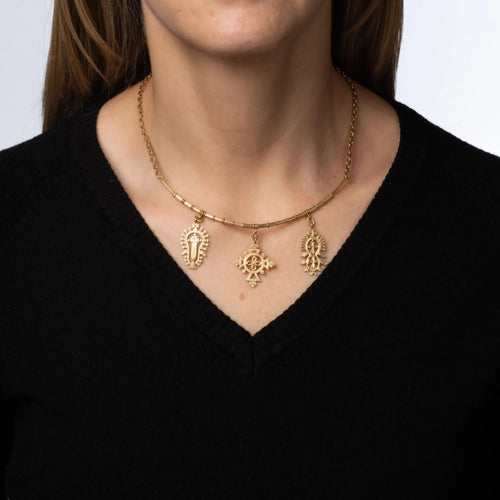 Collier Collier vintage des années 60 avec médaillon en or jaune 18 carats, 39,2 cm, bijou de succession raffiné 58 Facettes G13701