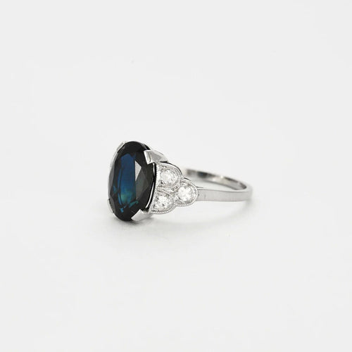 Bague Bague Art Déco Saphir Ovale et Diamants 58 Facettes A11073