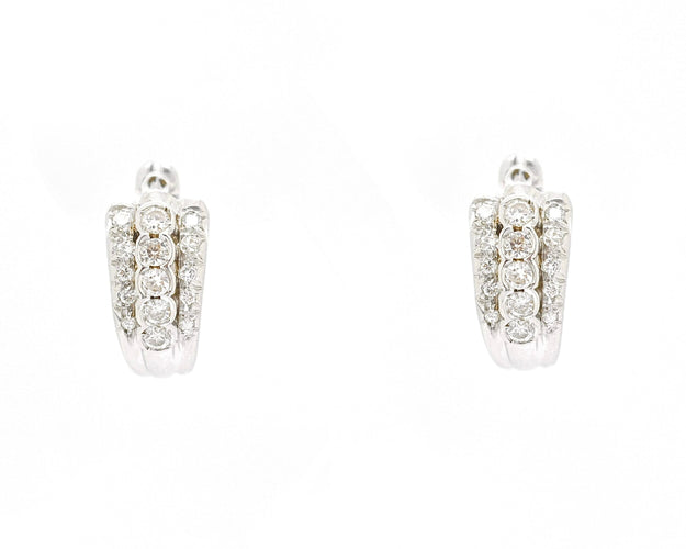 Boucles d'oreilles Boucles d'oreilles en or blanc et diamants 0,60 ct 58 Facettes