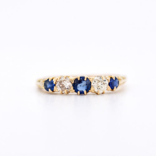 Bague Jarretière Belle Époque, Or jaune, Saphirs et Diamants Naturels
