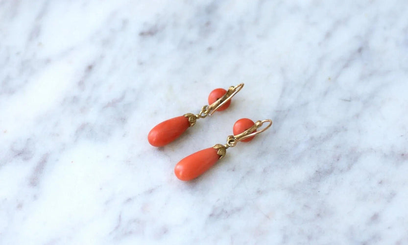 Boucles d'oreilles Boucles d'Oreilles Gouttes Corail 58 Facettes