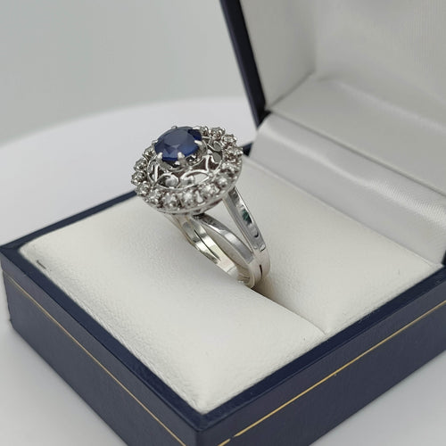 Bague 50 Bague or gris et platine, saphir, diamants 58 Facettes