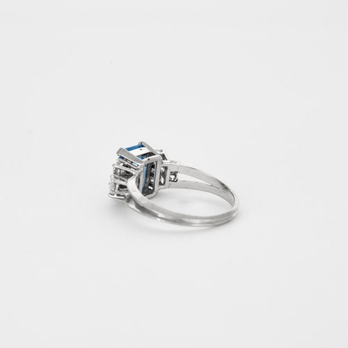 Bague 62 Bague en or gris et pierre bleue 58 Facettes