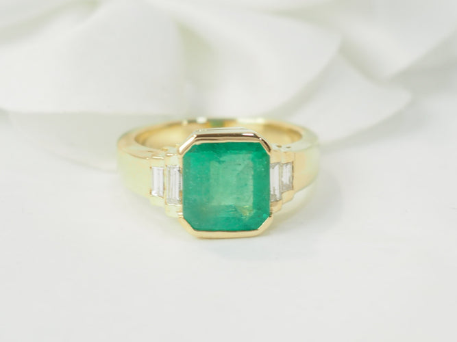Bague 52.5 Bague en or jaune, émeraude et diamants 58 Facettes 33540