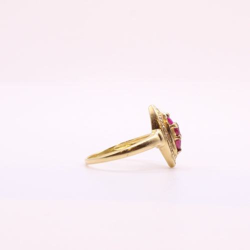 Bague 54 Bague marquise rubis et diamants sur or jaune 58 Facettes