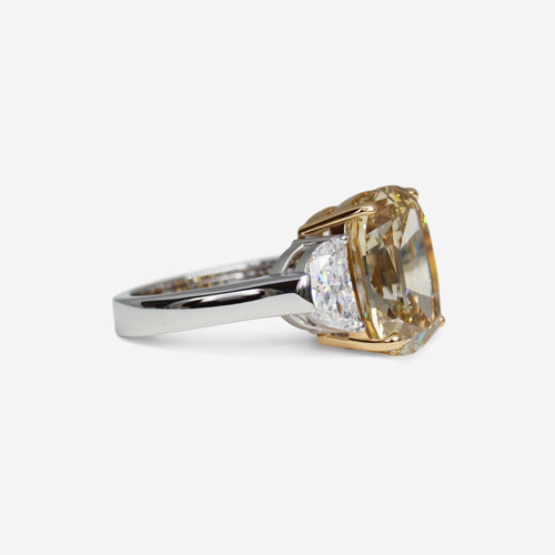 Bague Bague en diamant taille coussin de 8,19 carats, couleur jaune brun foncé fantaisie SI1, GIA 58 Facettes 22443R
