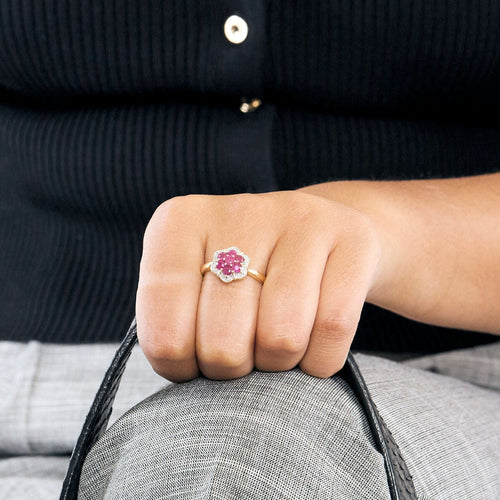 Bague 61 Bague or jaune, rubis et diamants 58 Facettes GU253