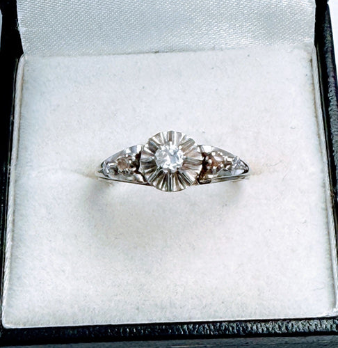 Bague 53 Bague solitaire diamant vintage en or gris 18K 58 Facettes