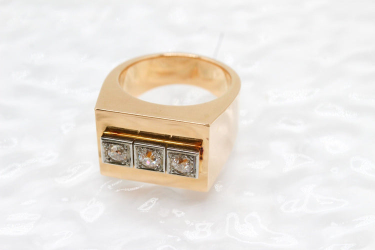 Bague Chevalière or jaune et diamant - c 1920 58 Facettes 250301