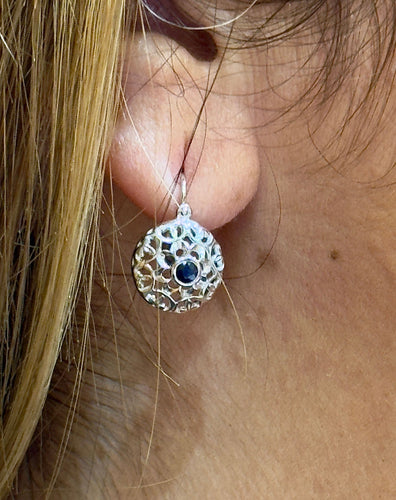 Boucles d'oreilles Boucles d’oreilles dormeuses or blanc saphirs 58 Facettes