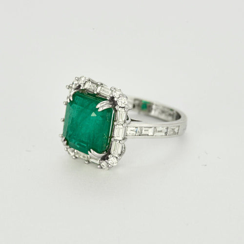 Bague Bague or blanc, émeraude 6cts, diamants 1.50ct 58 Facettes