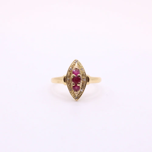 Bague 54 Bague marquise rubis et diamants sur or jaune 58 Facettes