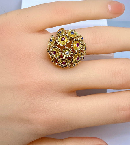 Bague 53 Bague - Bague multifleurs en or jaune et saphirs, rubis, diamants 58 Facettes AB671