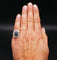 Bague Art Déco en platine saphir diamants.