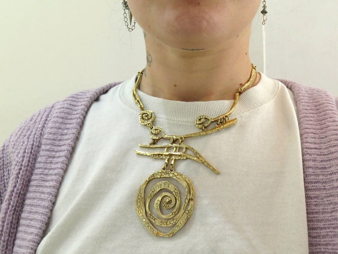 Collier rare vintage collier CHRISTIAN LACROIX baroque a spirales dore & strass 58 Facettes 272655