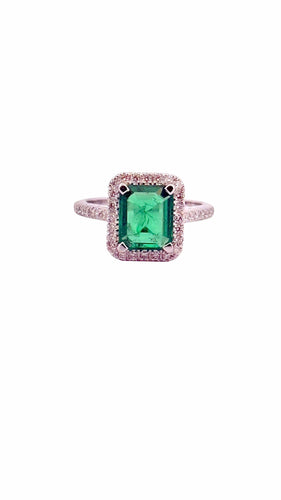 Bague 52 Bague haute joaillerie or blanc émeraude et diamants 58 Facettes