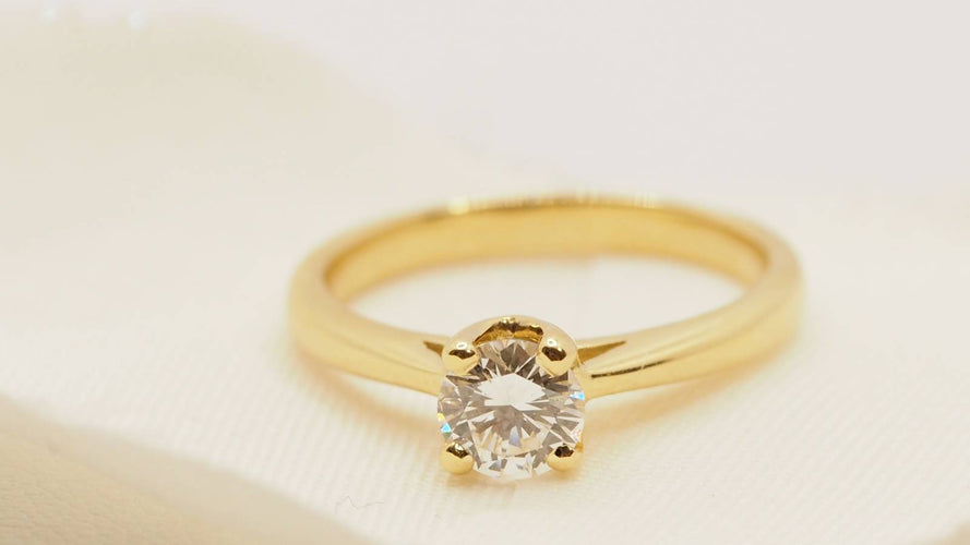Bague 52 Bague solitaire en or jaune et diamant 58 Facettes 30180