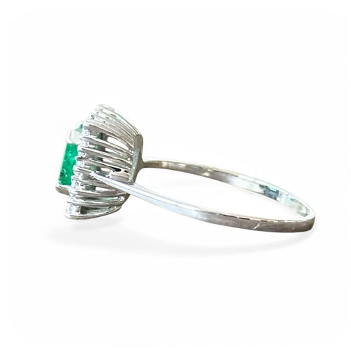 Bague 56 Bague émeraude diamants or blanc 58 Facettes