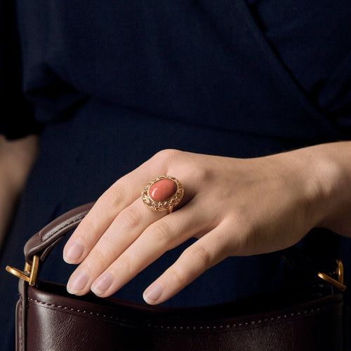 Bague en or jaune et corail