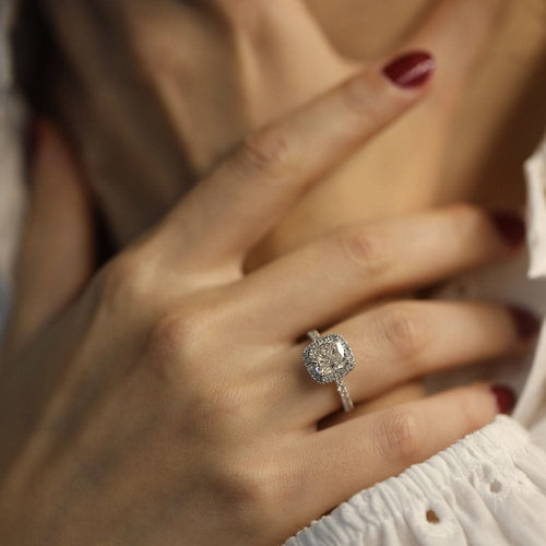 Bague 50 Solitaire or 14k diamant coussin 1,80 ct GIA + 0,35 ct - Taille 50 58 Facettes FB10189
