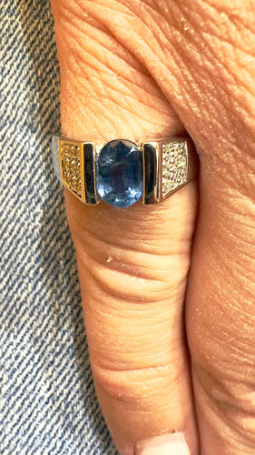 Bague 51 Bague en or blanc saphir et diamants 58 Facettes