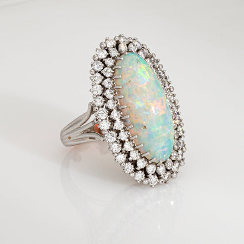 Bague Bague vintage allongée en or blanc 14 carats avec opale 9 carats et diamants 2,25 carats Taille 5,5 58 Facettes G14141