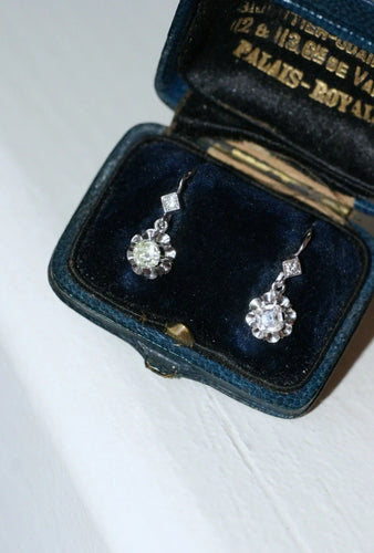 Boucles d'oreilles Dormeuses diamants 0.55 Carat, or blanc 58 Facettes