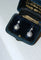 Boucles d'oreilles Dormeuses diamants 0.55 Carat, or blanc 58 Facettes