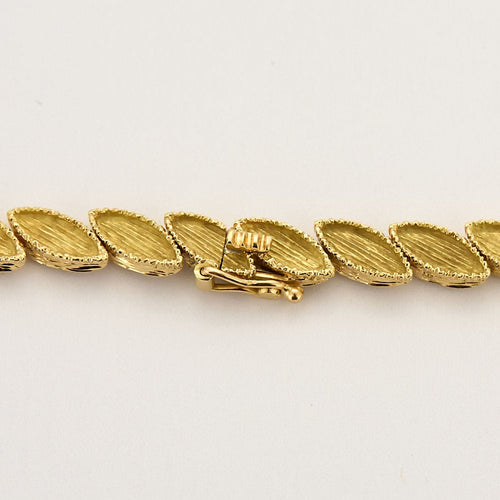 Collier Collier or jaune à motif de feuilles 58 Facettes ENG10550