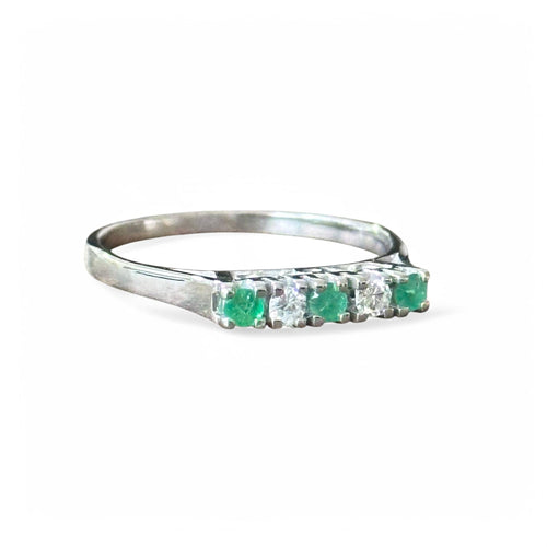 Bague 52 Bague émeraudes et diamants en or blanc 18 carats 58 Facettes 348