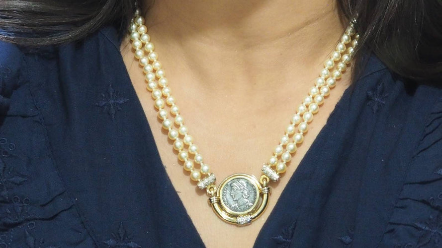 Collier Collier pièce de constance II, perle de culture et diamants en or jaune 58 Facettes 33012