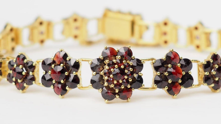 Bracelet Bracelet vintage en or jaune et grenat 58 Facettes 29414