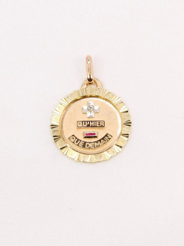 Pendentif AUGIS - Médaille amour ronde striée or jaune diamant rubis 58 Facettes J475
