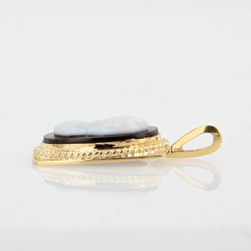 Pendentif Pendentif en or jaune et camée sur onyx 58 Facettes 21-595A