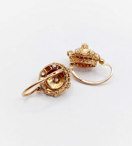Boucles d'oreilles Dormeuses marguerite antique or rose 18k diamants et perles (circa 1900) 58 Facettes A06102