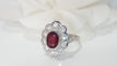 Bague 56 Bague Entourage En Or Blanc, Rubis Et Diamants 58 Facettes F4385