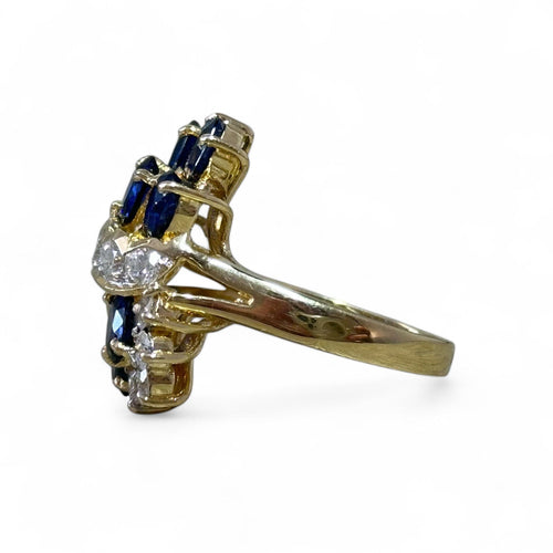 Bague 55 Bague or jaune, saphirs, diamants 58 Facettes
