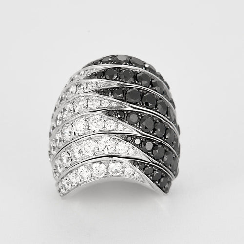 Bague 49 DE GRISOGONO - Bague coktail en or blanc pavée de diamants blancs et de diamants noirs 58 Facettes