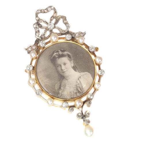Broche Broche ancienne Belle Époque sertie de diamants et de perles 58 Facettes 20195-0157