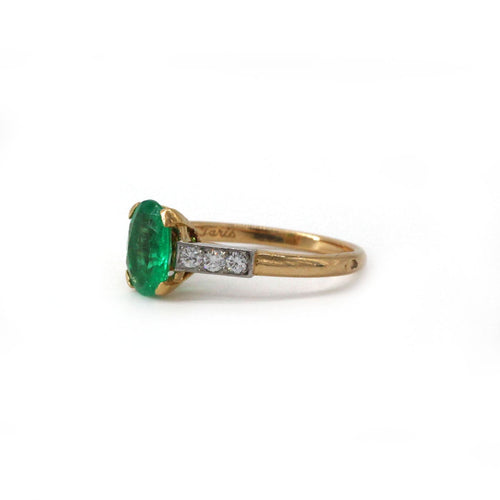 Bague 48 Bague Cartier or jaune 750, diamants et émeraude colombienne 0.83 carats LFG 58 Facettes 1230