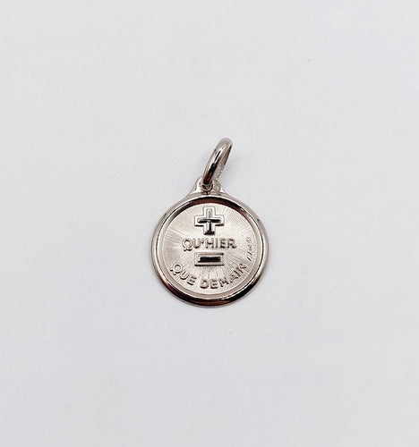 Pendentif AUGIS - Pendentif médaille d'amour or blanc  "+ qu'hier - que demain" - L'Originale Mini 58 Facettes G4350X0000