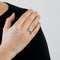 Bague 60 Bague en or jaune et or gris sertis de diamants 58 Facettes 240124