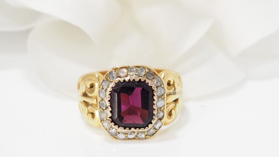 Bague 50 Bague En Or Jaune, Grenat Et diamants taille rose 58 Facettes 30602