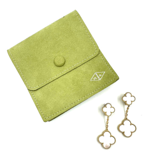 Boucles d'oreilles VAN CLEEF & ARPELS - Magic Alhambra, boucles d'oreilles or jaune et nacre 58 Facettes