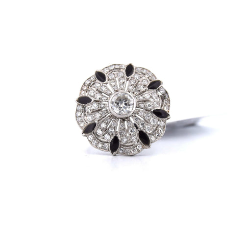 Bague Bague en or blanc ornée d'un travail ajouré spécial 58 Facettes