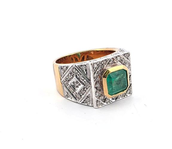 Bague 55 Bague en or jaune avec émeraude et diamants 58 Facettes